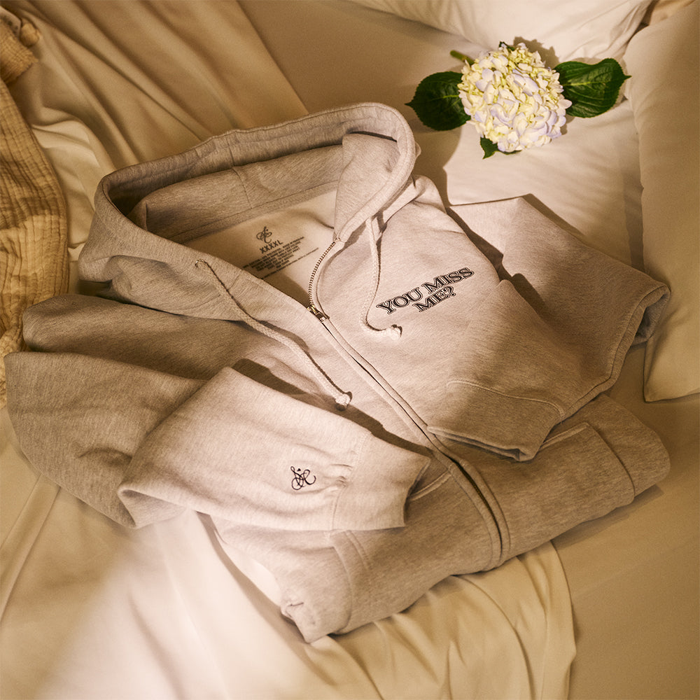 Sabrina Carpenter - miss me zip hoodie